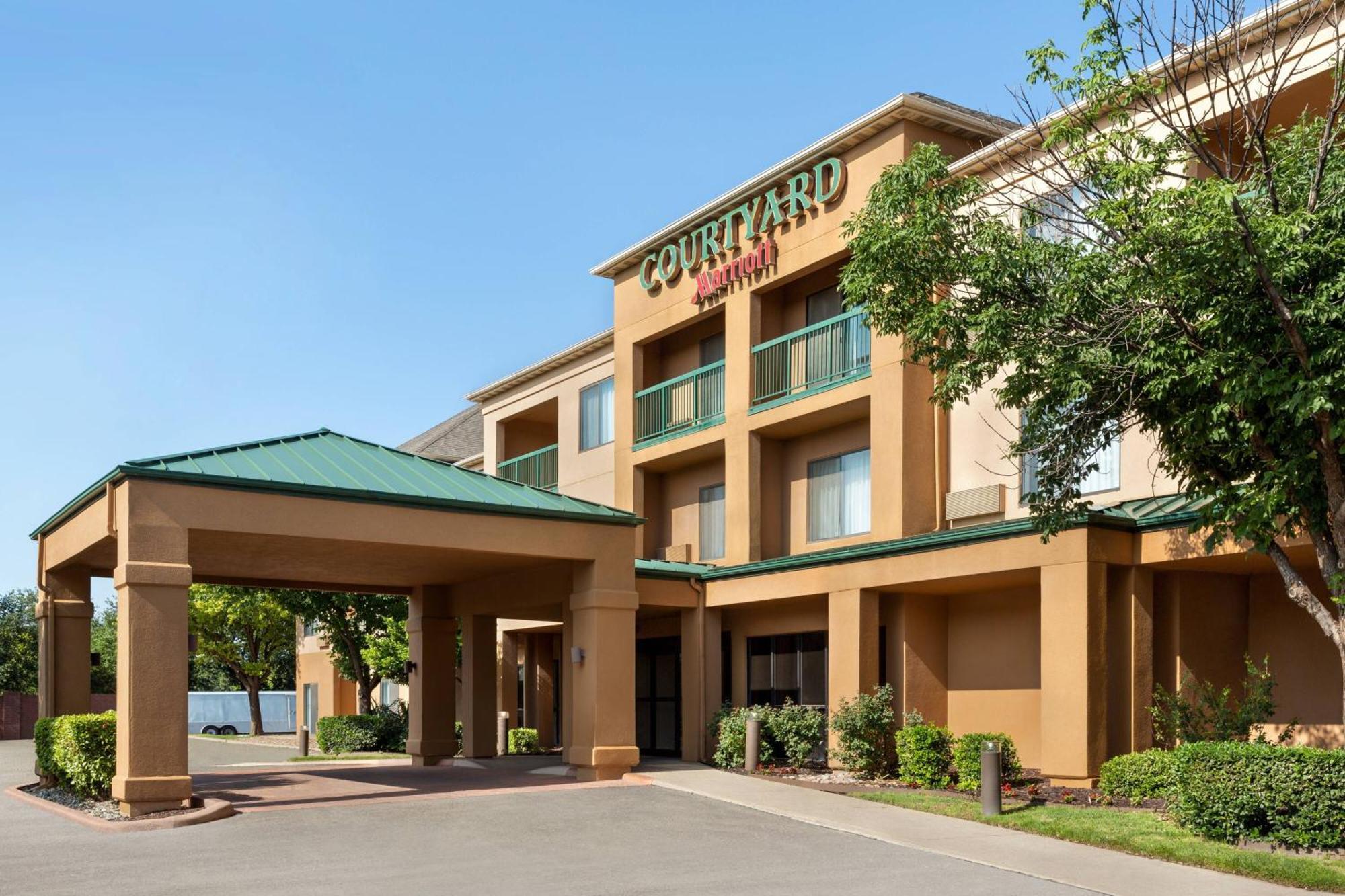 Courtyard 3* Lubbock