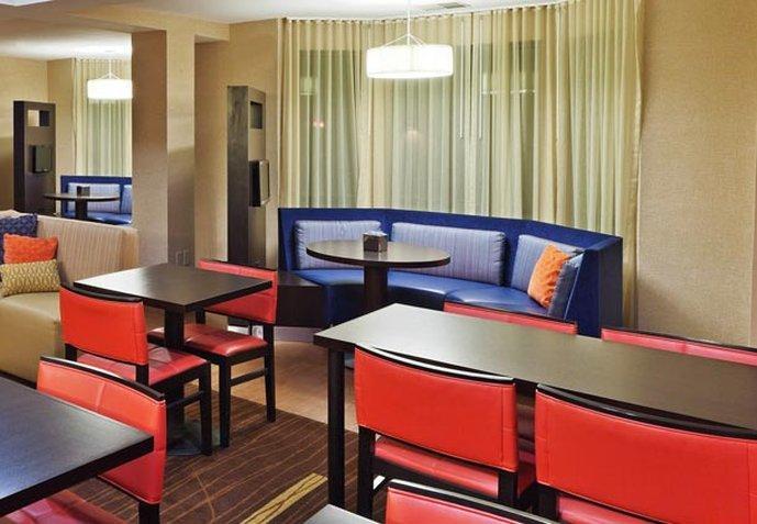 Courtyard Hotel 3*